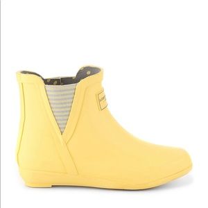 London Fog Chelsea Rain Boot sz 6 Yellow  # A706